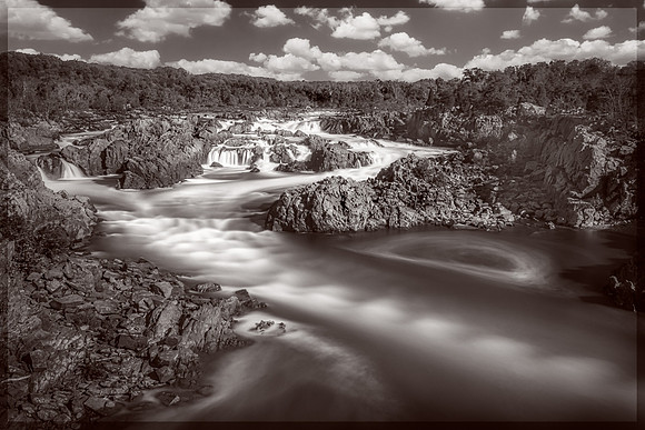 20131020 [C] Great Falls VA [(026+027)Stack-Mean]-Edit B&W-Edit